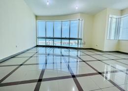 صورةغرفة فارغة لـ: شقة - 3 غرف نوم - 4 حمامات للكراء في شارع الكورنيش - أبوظبي, صورة 1