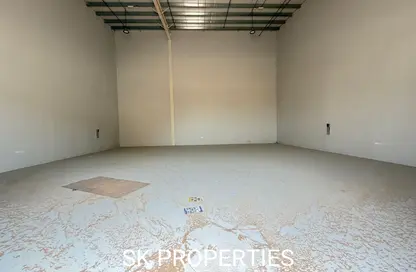 Warehouse - Studio - 1 Bathroom for rent in Al Sajaa Industrial - Al Sajaa - Sharjah