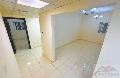 Apartment - 1 Bedroom - 2 Bathrooms for rent in Muwaileh 29 Building - Muwaileh - Sharjah