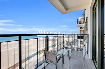 Apartment - 2 Bedrooms - 2 Bathrooms for sale in Le Pont - La Mer - Jumeirah - Dubai