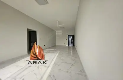 شقة - 3 غرف نوم - 4 حمامات للايجار في فلل الروضة 3 - 3  الروضة - الروضة - عجمان