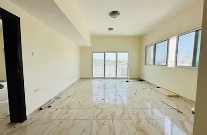Apartment - 4 Bedrooms - 6 Bathrooms for rent in Al Falaj - Al Riqqa - Sharjah