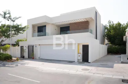 Villa - 5 Bedrooms - 6 Bathrooms for sale in West Yas - Yas Island - Abu Dhabi