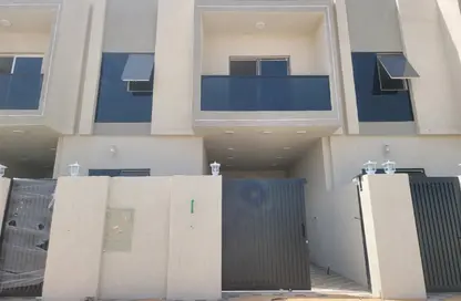 فيلا - 3 غرف نوم - 6 حمامات للايجار في الحليو 2 - الحليو - عجمان