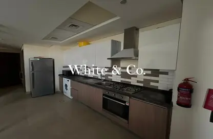 شقة - 2 غرف نوم - 2 حمامات للايجار في عزيزي ستار - الفرجان - دبي