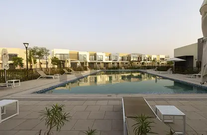 صورة لـ حوض سباحة تاون هاوس - 3 غرف نوم - 3 حمامات للبيع في باركسايد 2 - اعمار الجنوبية - دبي الجنوب (مركز دبي العالمي) - دبي ، صورة رقم 1