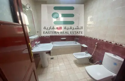 Villa - 4 Bedrooms - 6 Bathrooms for rent in Al Shawamekh - Abu Dhabi