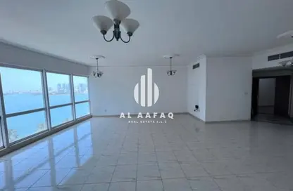 شقة - 3 غرف نوم - 4 حمامات للايجار في المجاز 2 - المجاز - الشارقة