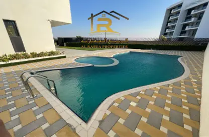صورة لـ حوض سباحة شقة - 2 غرف نوم - 3 حمامات للايجار في مجمع الجولف - الزورا - عجمان ، صورة رقم 1