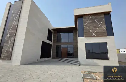 Villa - 5 Bedrooms - 6 Bathrooms for rent in Al Aweer - Dubai
