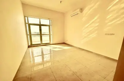 Empty Room image for: Apartment - 1 Bathroom for rent in Madinat Al Riyad - Abu Dhabi, Image 1