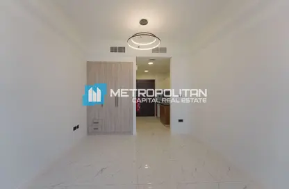 Apartment - Studio - 1 Bathroom for sale in The Gate - Masdar City - Abu Dhabi