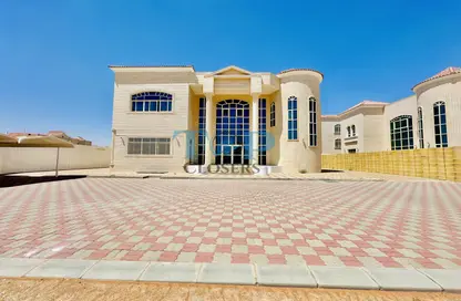فيلا - 5 غرف نوم - 7 حمامات للايجار في النايفه - الهيلي - العين