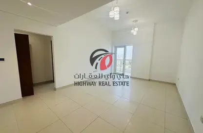 شقة - غرفة نوم - 2 حمامات للايجار في آيس ريزيدينس الفرجان - الفرجان - دبي