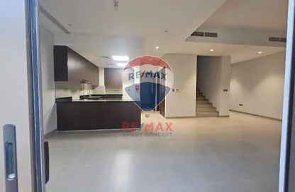 Townhouse - 3 Bedrooms - 4 Bathrooms for rent in Bloom Living - Zayed City (Khalifa City C) - Khalifa City - Abu Dhabi