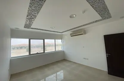 Office Space - Studio - 1 Bathroom for rent in Al Yahar - Al Ain