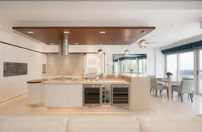 Villa - 4 Bedrooms - 5 Bathrooms for rent in Palma Residences - Palm Jumeirah - Dubai