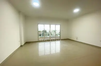 Apartment - 2 Bedrooms - 3 Bathrooms for rent in Tower 45 - Al Reef Downtown - Al Reef - Abu Dhabi