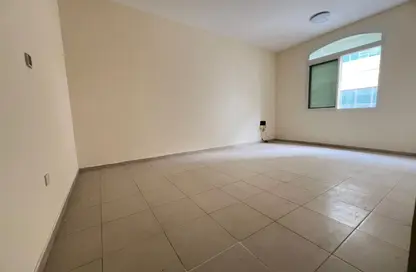 Apartment - 2 Bedrooms - 2 Bathrooms for rent in Al Qulaya'ah - Al Sharq - Sharjah