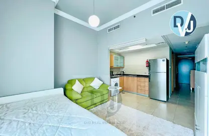 Apartment - Studio - 1 Bathroom for rent in Zumurud Tower - Dubai Marina - Dubai