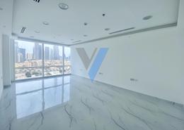 صورةغرفة فارغة لـ: مكتب للبيع في برج تماني - الخليج التجاري - دبي, صورة 1