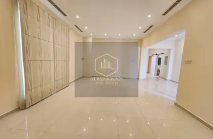 Villa - 5 Bedrooms - 7 Bathrooms for rent in Al Tala'a - Mughaidir - Sharjah