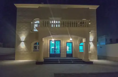 فيلا - 5 غرف نوم - 7 حمامات للايجار في مدينة الرياض - أبوظبي