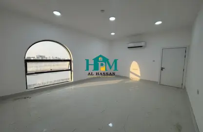 شقة - 3 غرف نوم - 4 حمامات للايجار في مدينة الرياض - أبوظبي