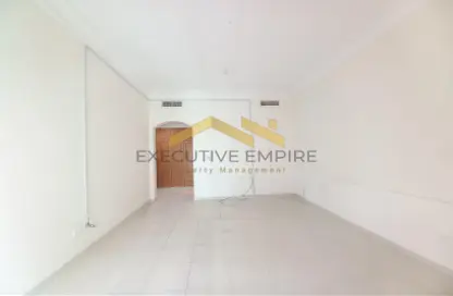 Apartment - 3 Bedrooms - 4 Bathrooms for rent in Al Istiqlal Street - Al Khalidiya - Abu Dhabi