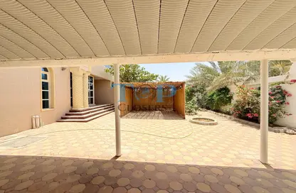 فيلا - 4 غرف نوم - 5 حمامات للايجار في مريفية - المرخانية - العين