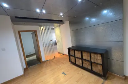 مكتب - استوديو - 1 حمام للايجار في الوحدة - أبوظبي