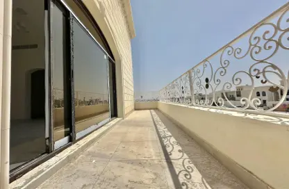 شقة - 3 غرف نوم - 3 حمامات للايجار في مدينة الرياض - أبوظبي