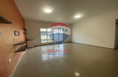 Apartment - 2 Bedrooms - 2 Bathrooms for rent in Tower 22 - Al Reef Downtown - Al Reef - Abu Dhabi