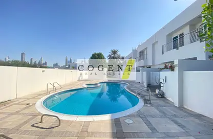 Villa - 4 Bedrooms - 5 Bathrooms for rent in Jumeirah 1 - Jumeirah - Dubai