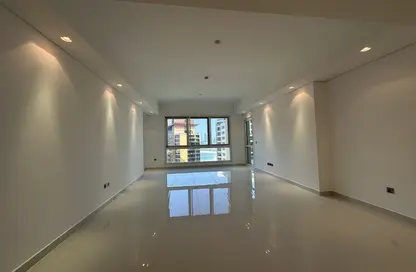 Apartment - 2 Bedrooms - 4 Bathrooms for sale in Marina Residences 6 - Marina Residences - Palm Jumeirah - Dubai