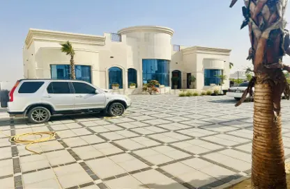 Villa - 3 Bedrooms - 4 Bathrooms for rent in Al Aweer - Dubai
