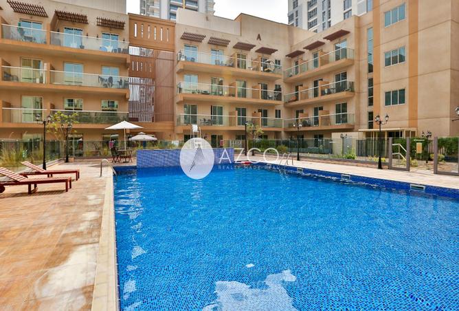 Apartment - 2 Bedrooms - 3 Bathrooms for sale in Roxana Residence D - Roxana Residences - Jumeirah Village Circle - Dubai