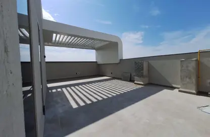 Apartment - 3 Bedrooms - 5 Bathrooms for rent in Jumeirah Garden City - Al Satwa - Dubai