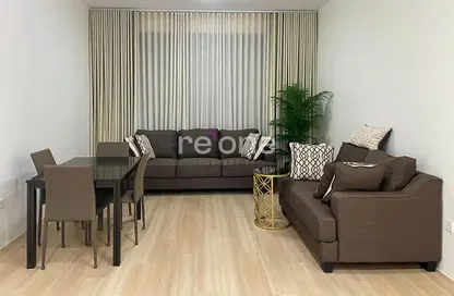 شقة - غرفة نوم - 1 حمام للايجار في تفريعة القنال 1 - أبراج الجولف - مدينة دبي الرياضية - دبي