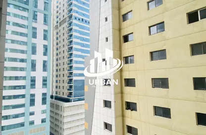 شقة - غرفة نوم - 1 حمام للايجار في الممزر بلازا - شارع التعاون - التعاون - الشارقة
