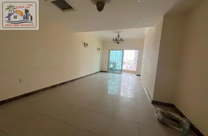 شقة - 2 غرف نوم - 4 حمامات للايجار في شارع التعاون الجديد - التعاون - الشارقة