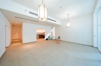 Apartment - 2 Bedrooms - 3 Bathrooms for sale in Marina Arcade Tower - Dubai Marina - Dubai