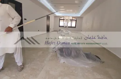 فيلا - 7 غرف نوم - 8 حمامات للايجار في الخالدية - أبوظبي