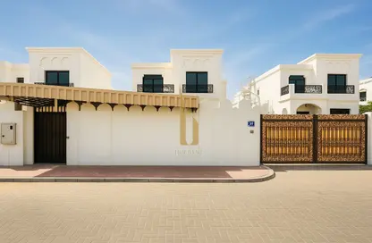 Villa - 4 Bedrooms - 4 Bathrooms for rent in Jumeirah 2 Villas - Jumeirah 2 - Jumeirah - Dubai