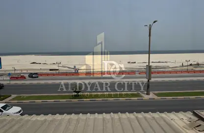 متجر - استوديو - 4 حمامات للبيع في مساكن كورنيش عجمان - طريق كورنيش عجمان - عجمان