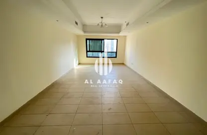 شقة - 2 غرف نوم - 4 حمامات للايجار في القصباء - الشارقة