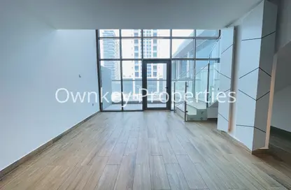 Duplex - 1 Bedroom - 2 Bathrooms for rent in Flamingo Building - Jumeirah Village Circle - Dubai