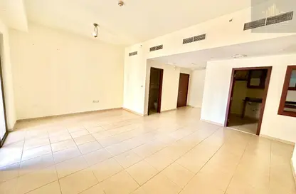 Apartment - 2 Bedrooms - 3 Bathrooms for sale in Shams 2 - Shams - Jumeirah Beach Residence - Dubai