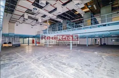 Warehouse - Studio - 4 Bathrooms for rent in Al Quoz Industrial Area 2 - Al Quoz Industrial Area - Al Quoz - Dubai