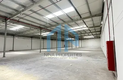 Warehouse - Studio - 2 Bathrooms for rent in RAS - Umm Ramool - Dubai